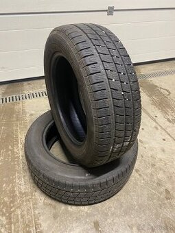 Predam 2 kusy zimne pneu 215/60R17C