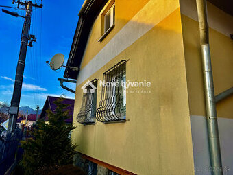 Priestranný rodinný dom v centre obce Batizovce