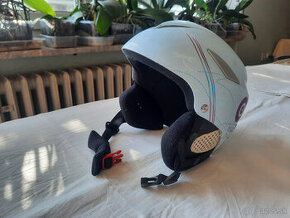 predam detsku snowboardovu prilbu, resp prilbu na zjazd - 1