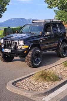 kúpim pokazený jeep cherokee KJ