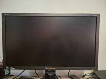 Acer Predator 27 palcov