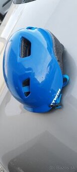 Predám detskú cyklistickú prilbu 500 modrá - 1