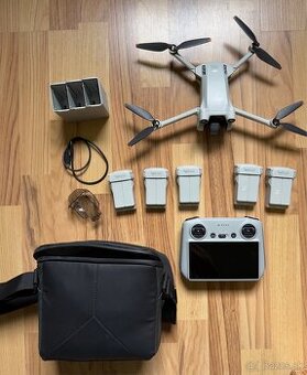 Dron DJI Mini 3 PRO (DJI RC) + Fly More KIT)