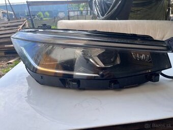 Pravý svetlomet vw passat B9 iq light
