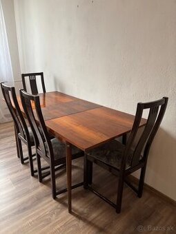 Kuchynský stôl + 4 stoličky – používané – 50€