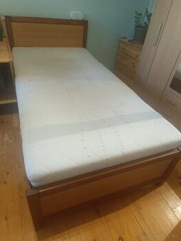 Masívna posteľ na mieru 225x116cm