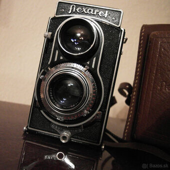 Starý fotoaparát Flexaret IV