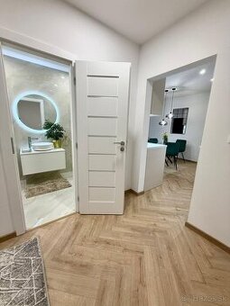 Predame krasny designovy 3 izbovy byt v Sladkovicove