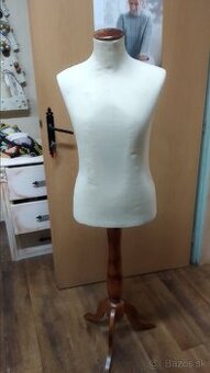 Krajčírka figurína.