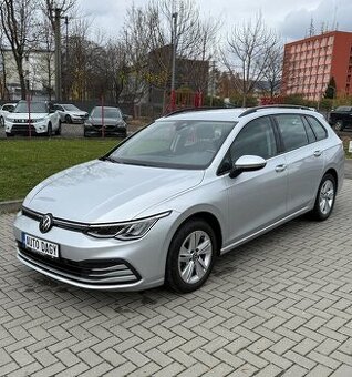 Vw GOLF kombi 1.0 eTSI 81kw--DSG--2021--full LED--ACC--