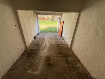 Murovaná garáž v Rimavskej Sobote na Rožňavskej ulic…