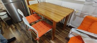 Stôl, stoličky a minigauč