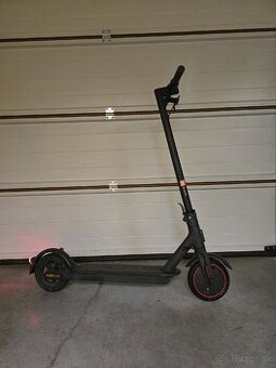 Xiaomi Mi Scooter Pro 2 –  rýchlosť 40 km/h 
