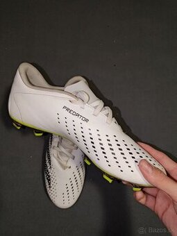 Kopačky Adidas predátor