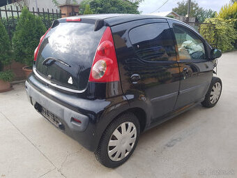 PEUGEOT 107 1,0B 50KW RV.2006