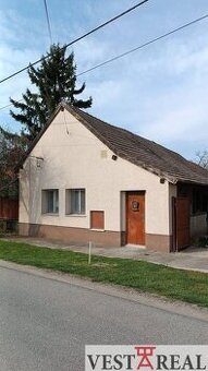 Na Predaj Rodinný dom pozemok 1587 m² v Horných Salibách