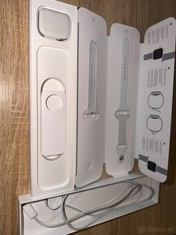 Apple watch 8 series silver aluminium