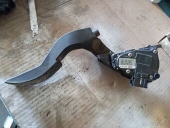 Plynový pedál Audi A4 b6/b7