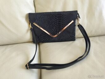 Listová kabelka s kamienkom Valentina