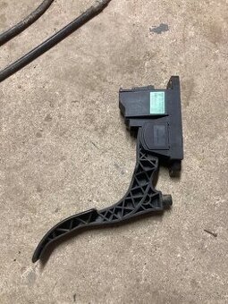 Škoda fabia 1.4 mpi plynový pedál