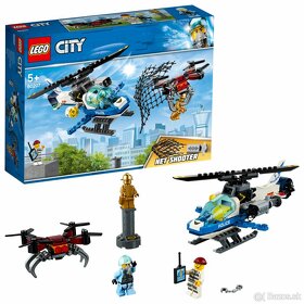 LEGO City Policajná naháňačka s dronom