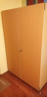 Šatniková skriňa