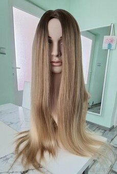 Rovná blond parochňa