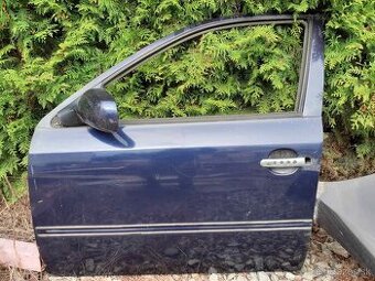 Predám dvere bočné modréj farby na škoda Octavia rok 98-20