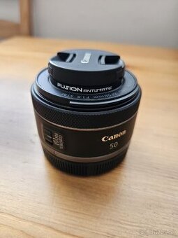 Canon RF 50 mm f/1,8 STM + UV filter Hoya