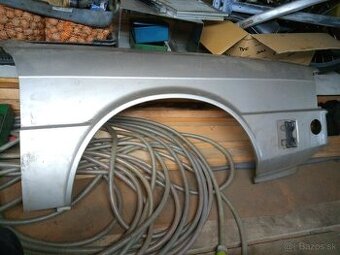 Blatník Audi 80