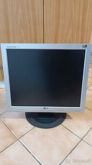 Monitory 17" - 1