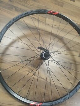 Zadné koleso 27.5" disc