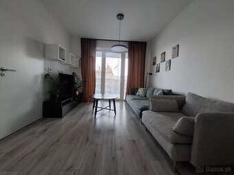 Prenájom 2-izbový byt s balkónom, Martin - Cross