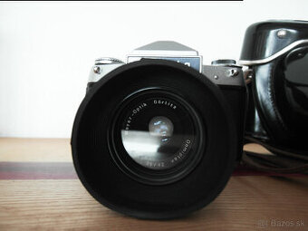 Starý fotoaparát EXA Ia tienidlo