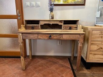Písací stôl s úložným priestorom značky Wolfmöbel