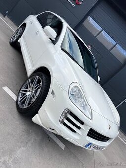 Porsche Cayenne facelift edition White