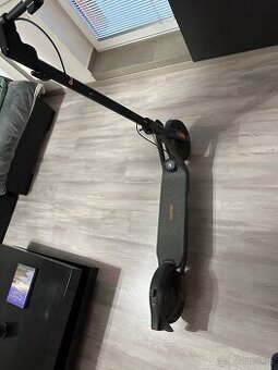 Ninebot Kickscooter F2