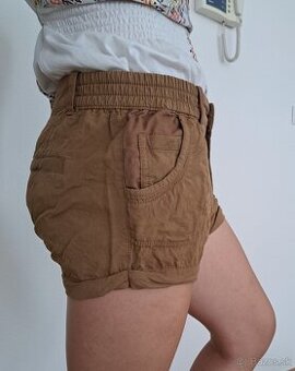C&A clothouse nove dámske šortky L