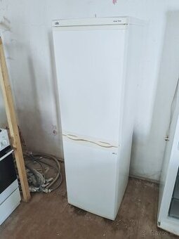 Predám chladničku Calex 166cm