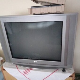 CRT Televízor s plochou obrazovkou LG