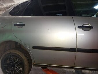 Prave zadné dvere Seat Ibiza strieborné