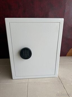 Nabytkovy Trezor Bezpečnostná skriňa