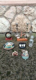 Svietniky, ďalekohľad, petrolejky, svätenička, stojan..