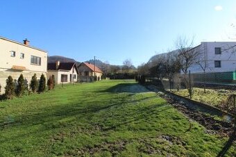 Stavebný pozemok pre rodinný dom / 660 m2/, Jablonové