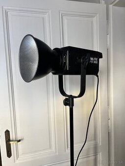 Štúdiové svetlo ninelite