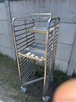 Nerezový prepravný vozík na plechy