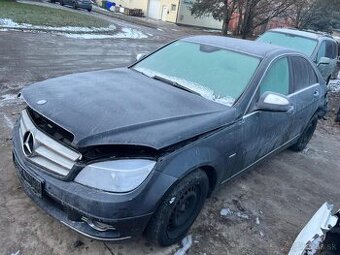 Rozpredám na diely Mercedes C W204 2.2 CDI 646.811