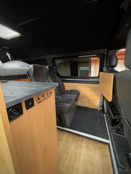 Autokaravan Renault Master . Obytná dodavka