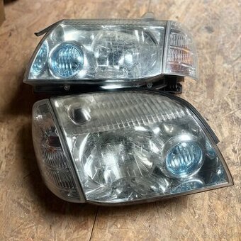 💡Predám predné svetlá na Nissan X-Trail💡