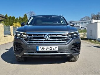Touareg R-line, 210kw, 98.000km, vzduch, panorama
